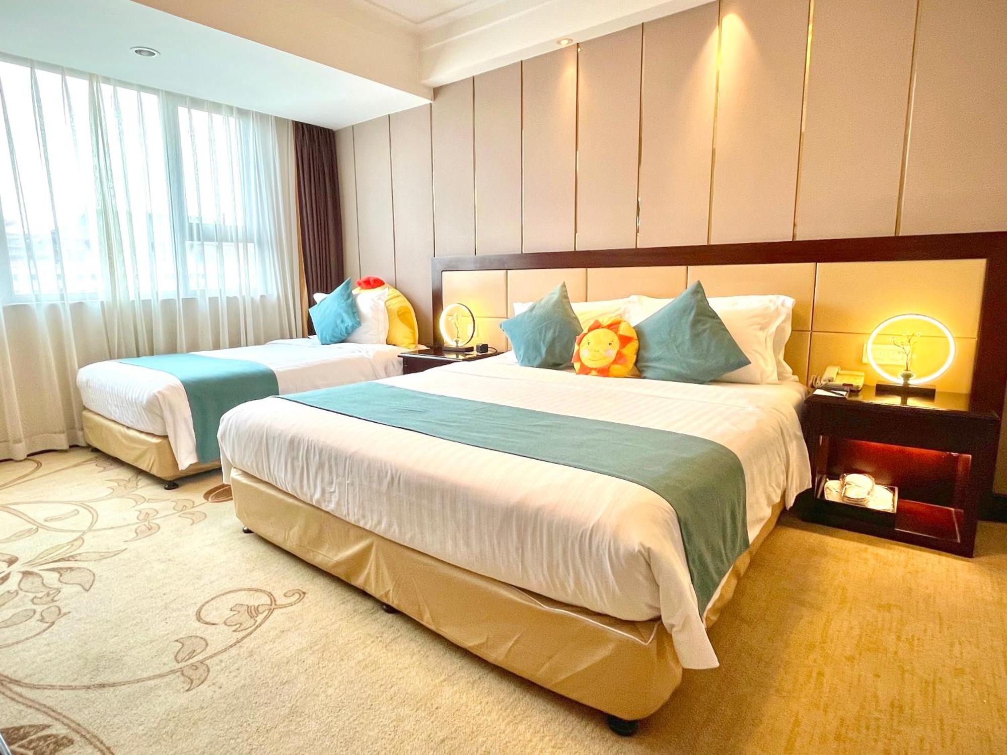 Jin Jiang West Capital International Hotel The Bell And Drum Tower Muslim Quarter & Metro Line 6 & Indoor Swimming Pool & Self-Service Free Laundry Room Xi'an  Buitenkant foto