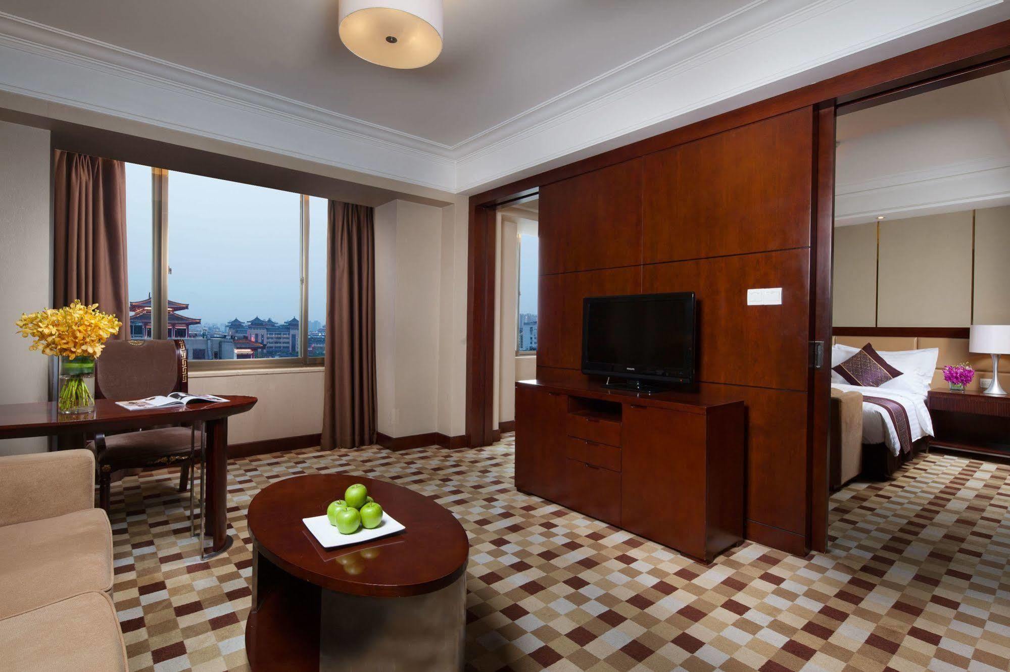 Jin Jiang West Capital International Hotel The Bell And Drum Tower Muslim Quarter & Metro Line 6 & Indoor Swimming Pool & Self-Service Free Laundry Room Xi'an  Buitenkant foto